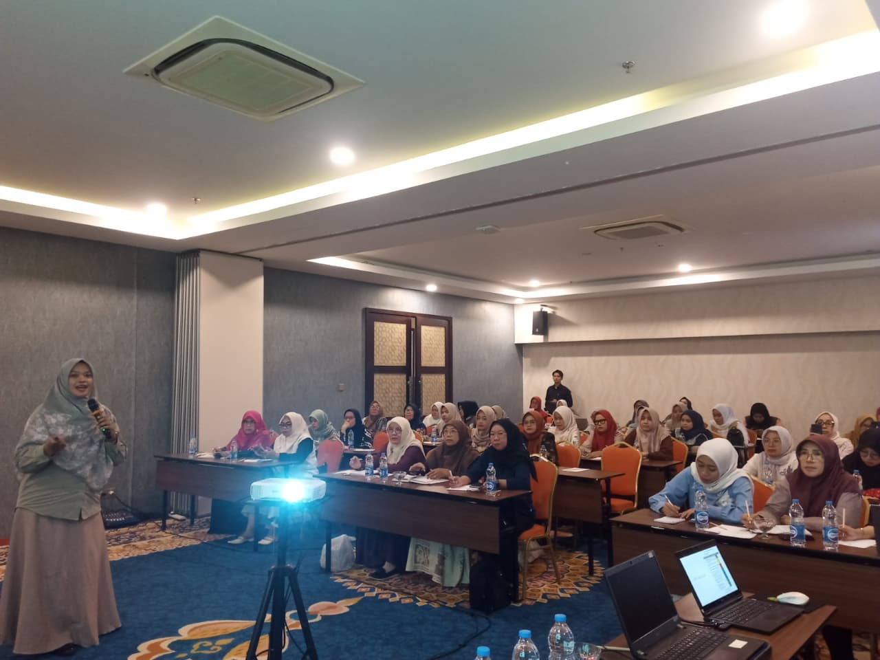 ORIENTASI SDIDTK BAGI TENAGA PELAYANAN KESEHATAN